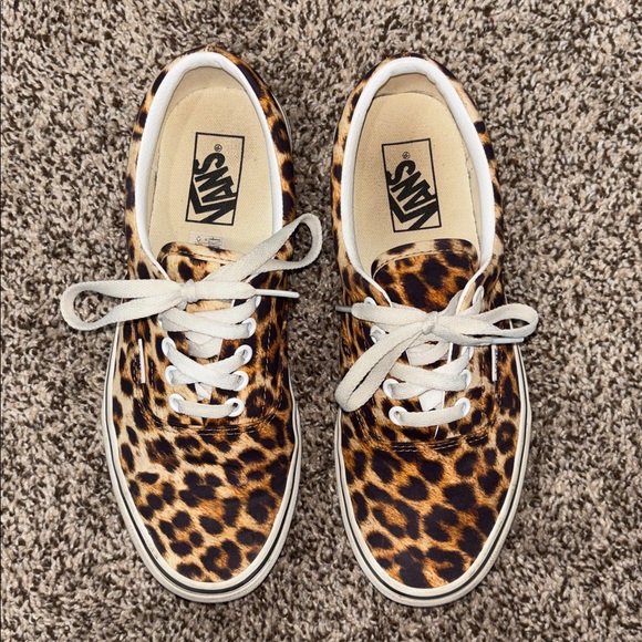 Vans Leopard Era Sneaker - Picture 2 of 8